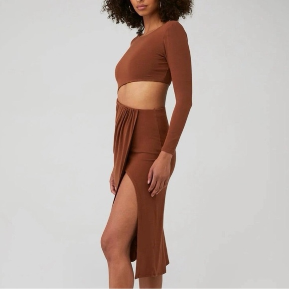 Astr the Label brown long sleeve midi dress with cut outs size small - Picture 2 of 7